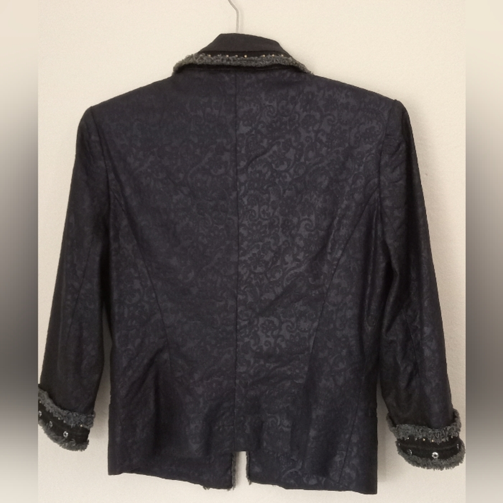 St John Jacket - Picture 2 of 3